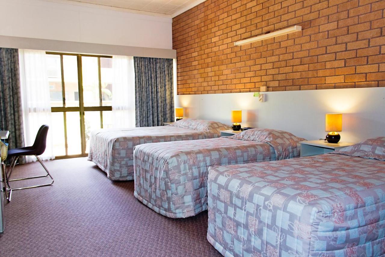 Litchfield Outback Resort Batchelor Bagian luar foto